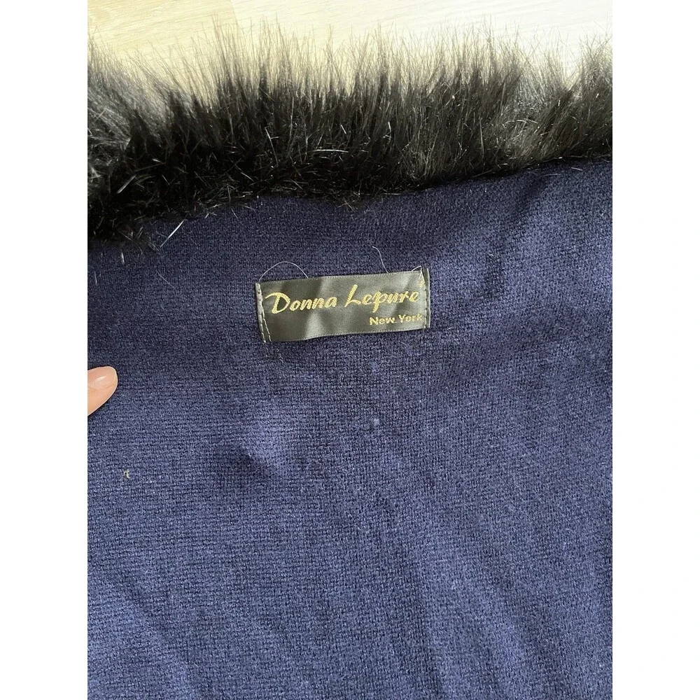 Donna Lepure Navy 100% Wool Knit Shawl Wrap Women Old Money Mob Wife Faux Fur